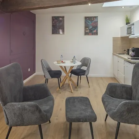 Apartment Manu